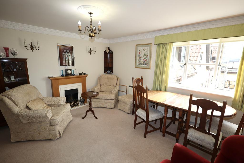 Sitting dining room