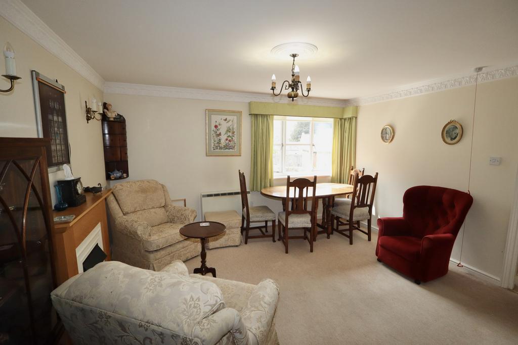 Sitting dining room