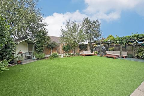 undefined, Tarragon Way, Bourne