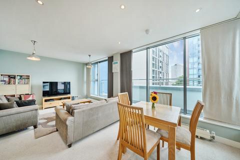 3 bedroom flat for sale, Hardwicks Square, London, SW18