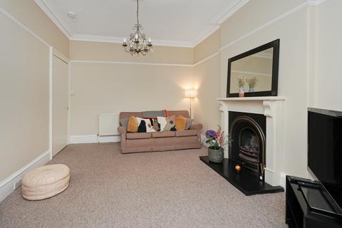 7 Upper Grove Place, Edinburgh, EH3 8AY