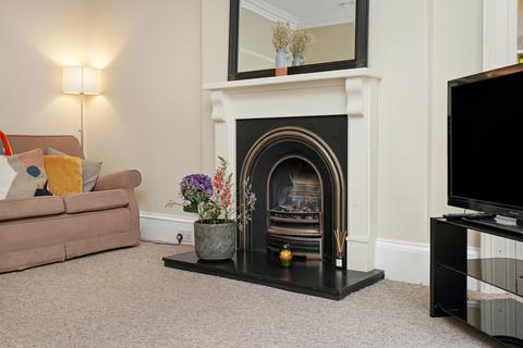 7 Upper Grove Place, Edinburgh, EH3 8AY