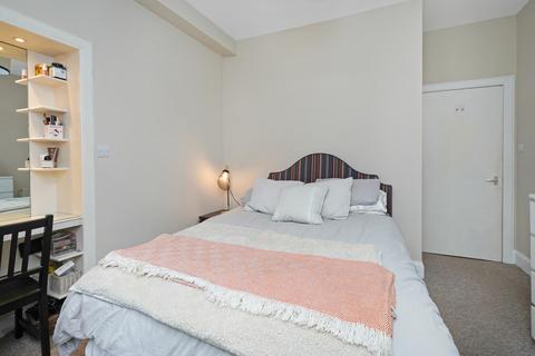 7 Upper Grove Place, Edinburgh, EH3 8AY