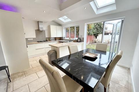 5 bedroom terraced house for sale, Kenpas Highway, Finham, Coventry, CV3