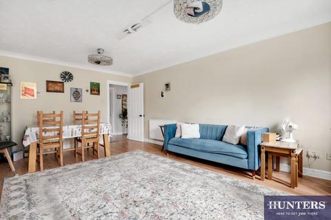 2 bedroom flat for sale, Dover Close, Cricklewood, London, NW2
