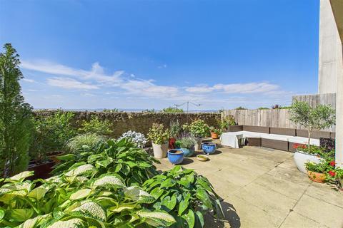 2 bedroom apartment for sale, Breathtaking views across the Bristol Channel