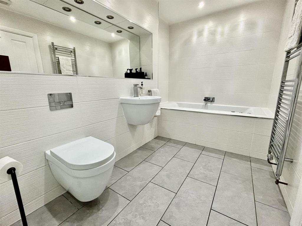 Bathroom/Shower Room W/C