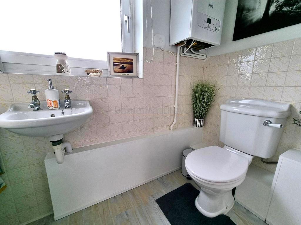 Cloakroom/WC