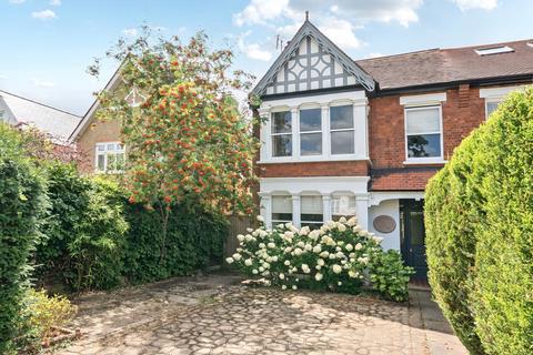 Leigh Road, Cobham, KT11
