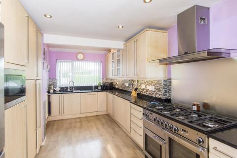 4 bedroom detached house for sale, Tennyson Road, Lutterworth
