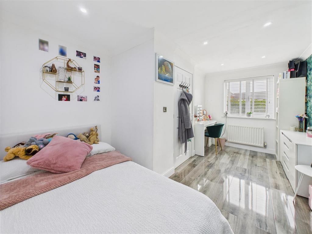 Office/Bedroom 5