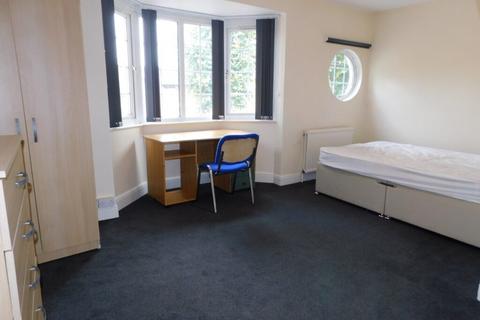 5 bedroom terraced house to rent, Brazil Street, Leicester LE2