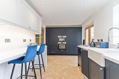 10 Afon Close, New Inn, Pontypool, NP4 0QE