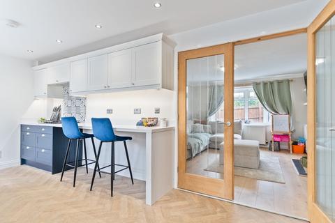 10 Afon Close, New Inn, Pontypool, NP4 0QE
