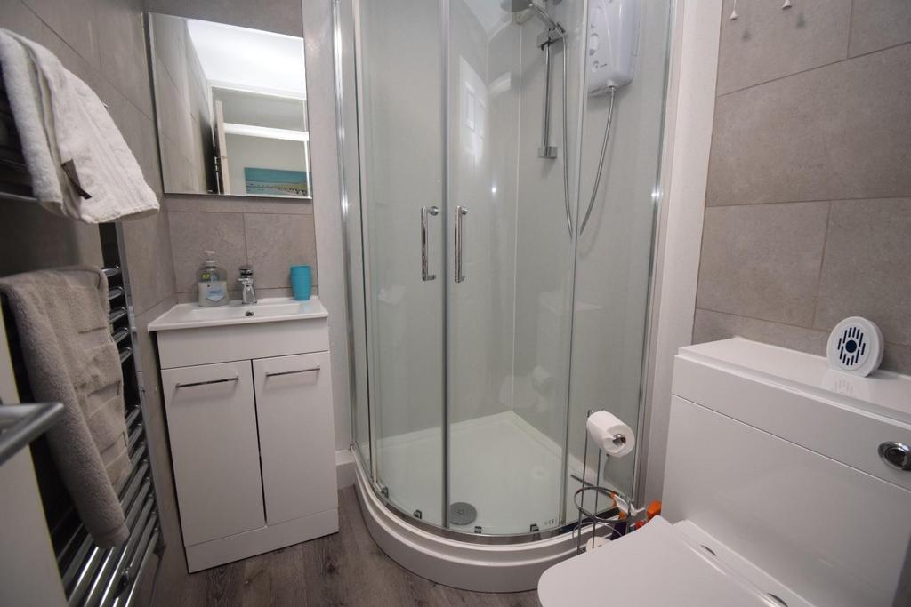 Bathroom.JPG
