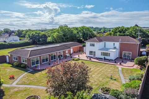 4 bedroom detached house for sale, Lower Road, Hockley SS5
