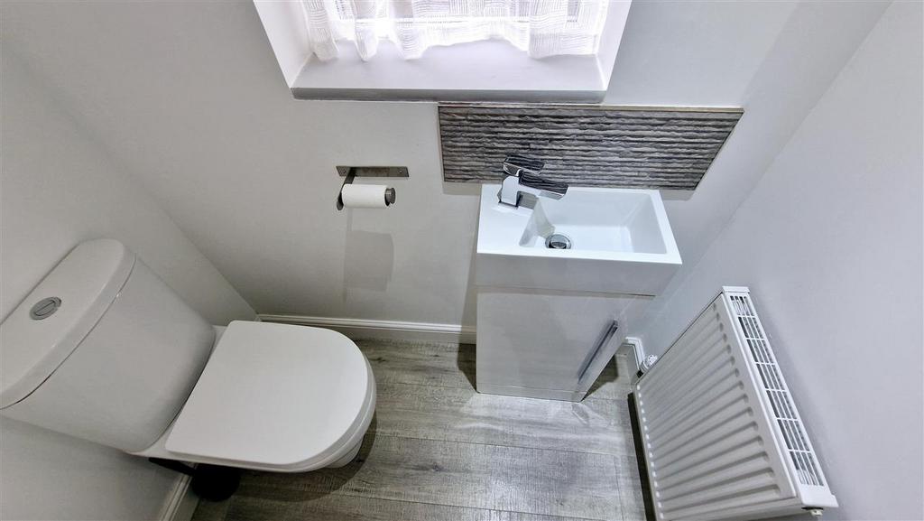 Cloakroom / WC