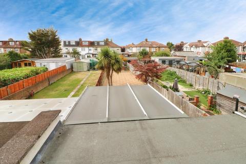 3 bedroom terraced house for sale, Horns Road, Ilford IG6