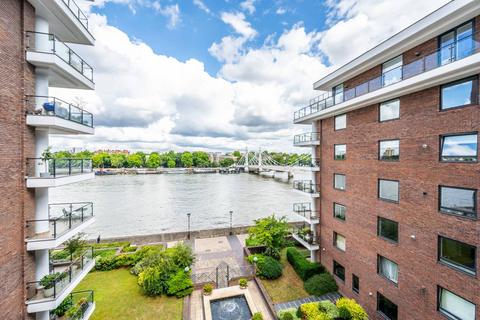 3 bedroom flat for sale, Waterside Point, Battersea, London, SW11