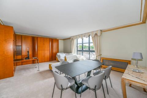 3 bedroom flat for sale, Waterside Point, Battersea, London, SW11