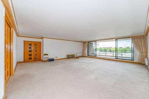 3 bedroom flat for sale, Waterside Point, Battersea, London, SW11