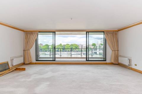 3 bedroom flat for sale, Waterside Point, Battersea, London, SW11