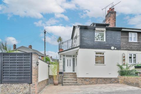 2 bedroom semi-detached house for sale, Weald Road, Brentwood