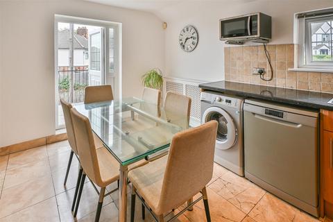 2 bedroom semi-detached house for sale, Weald Road, Brentwood