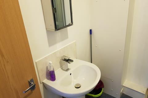 Studio to rent, 1-3 Saxby Street