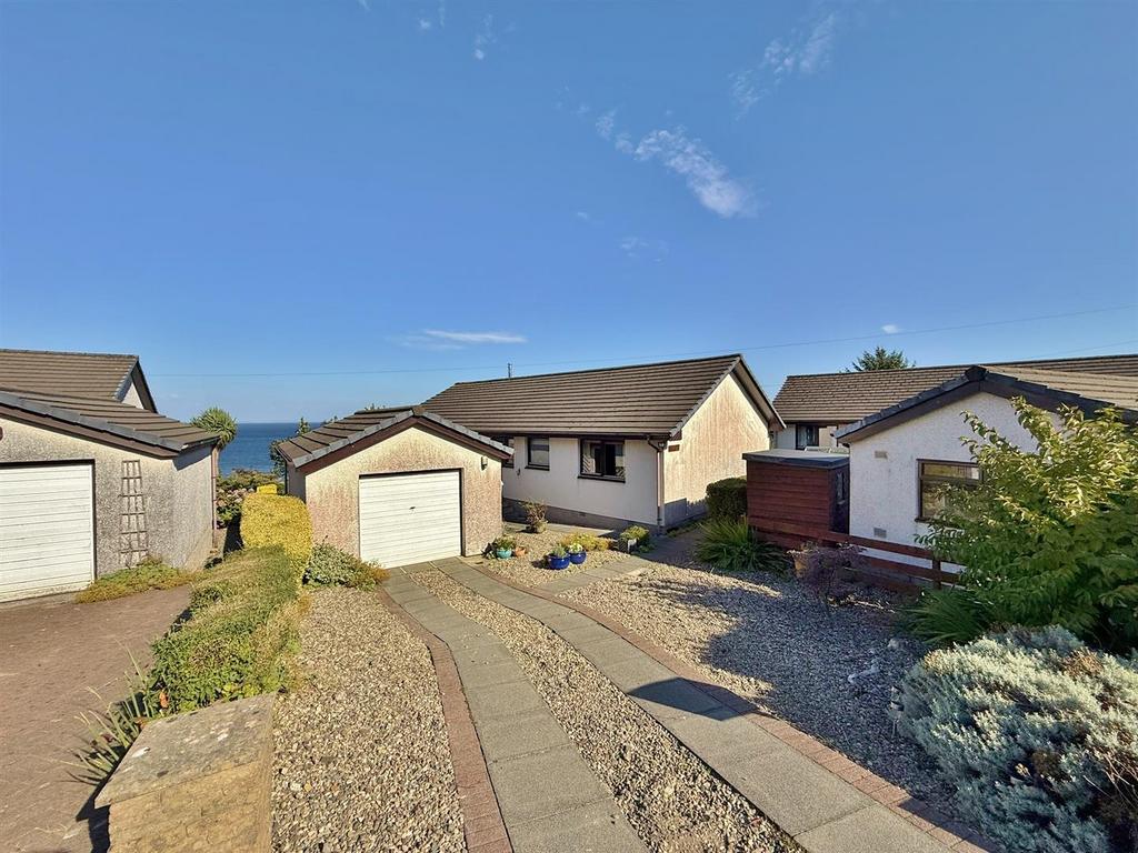 Roughlea driveway and garage
