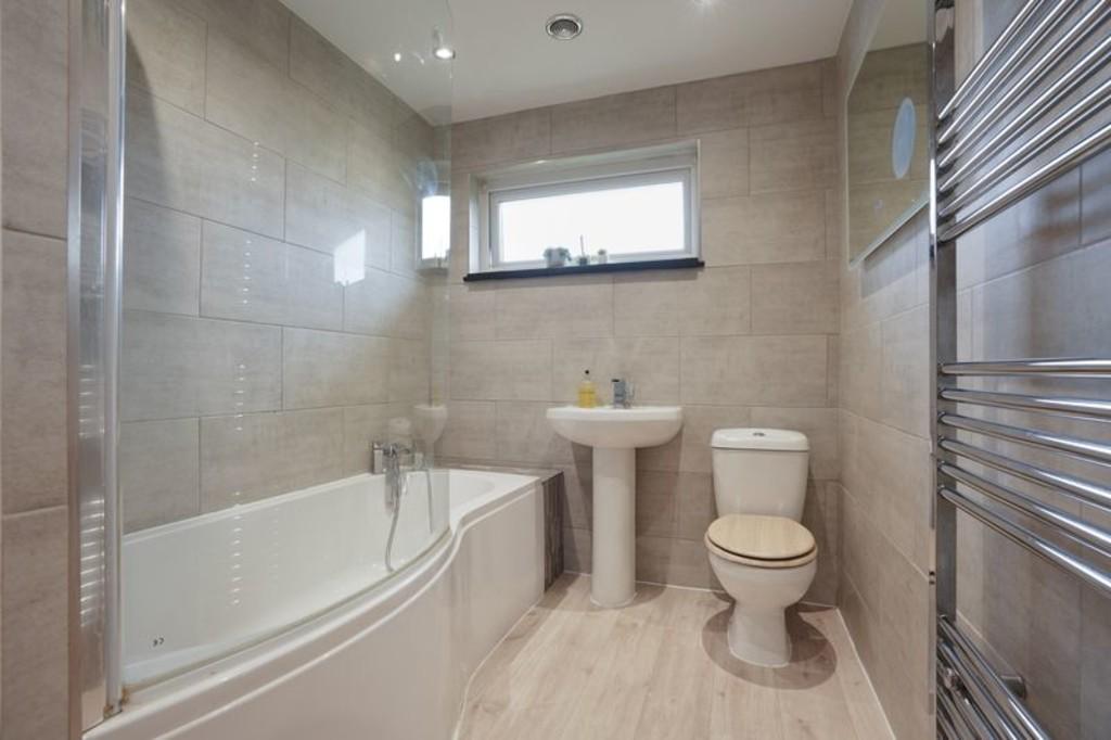 Family Bathroom Large