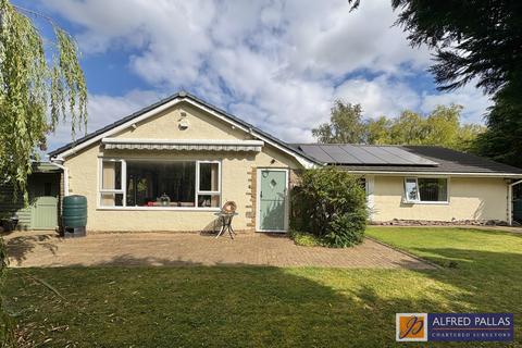 4 bedroom detached bungalow for sale, South Street, East Rainton