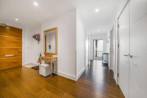 3 bedroom flat for sale, Merlin Court, Tizzard Grove, London, SE3