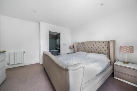 3 bedroom flat for sale, Merlin Court, Tizzard Grove, London, SE3
