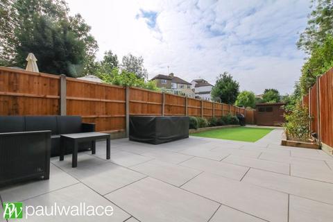 13 Brookside, Hoddesdon, EN11 8QW