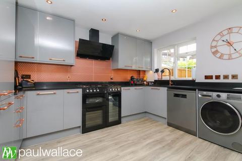 13 Brookside, Hoddesdon, EN11 8QW
