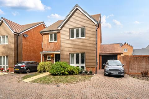 4 bedroom detached house for sale, Blue Hut Way, Basingstoke, RG23
