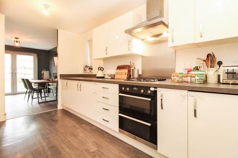4 bedroom semi-detached house for sale, Meadow Road, Bedford MK45