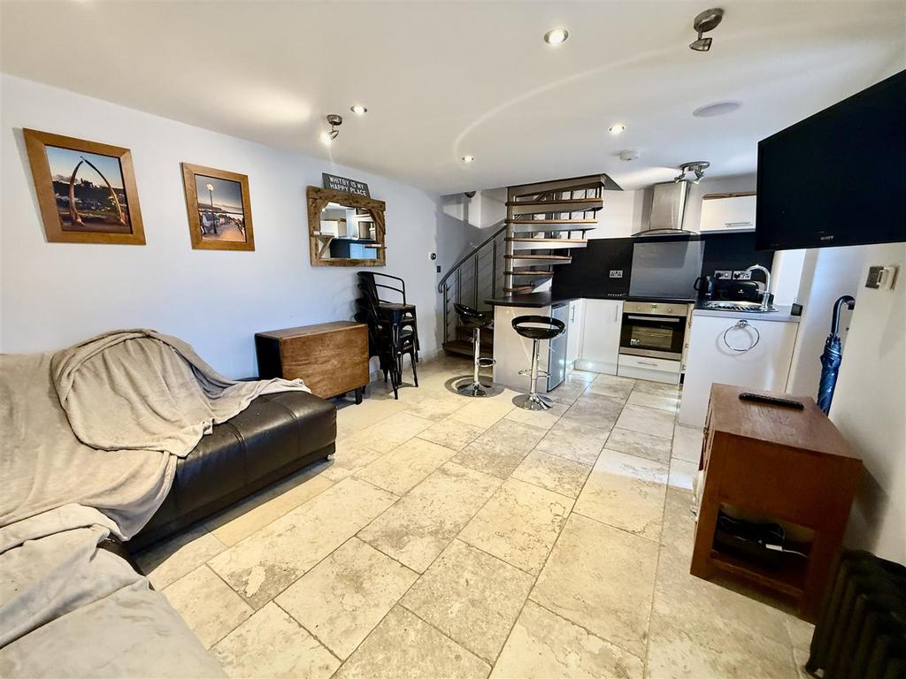 Living/dining/kitchen