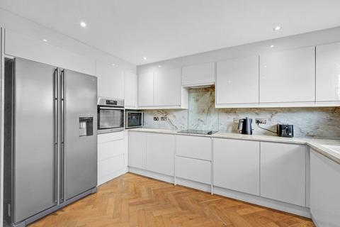 3 bedroom terraced house for sale, Wells Gardens, Basildon, Essex, SS14