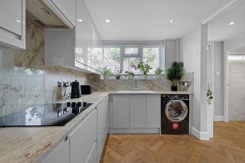 3 bedroom terraced house for sale, Wells Gardens, Basildon, Essex, SS14