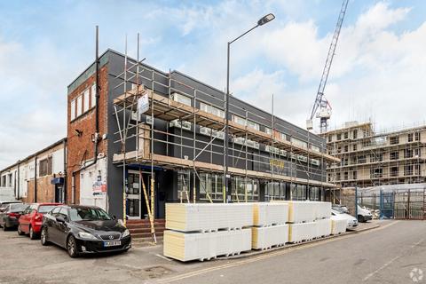 Industrial unit to rent, 284 Water Rd Wembley HA0 1HX