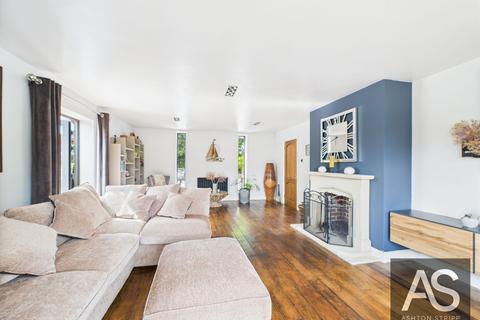5 bedroom detached house for sale, Woodmans Green Road, Whatlington, TN33