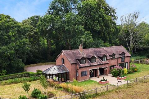 5 bedroom detached house for sale, Woodmans Green Road, Whatlington, TN33