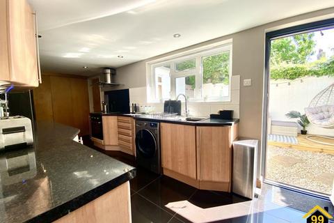 4 bedroom semi-detached house for sale, Burgess Road, Waterbeach, Cambridge, United Kingdom, CB25