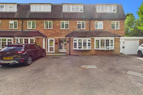 13 Brookside, Hoddesdon, EN11 8QW