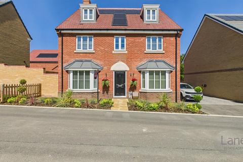 5 bedroom detached house for sale, Tigwell Place, Hoddesdon