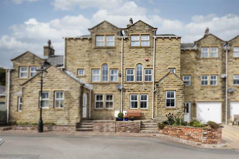 Kiln Court, Huddersfield HD3