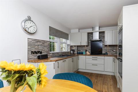 undefined, Kiln Court, Huddersfield HD3