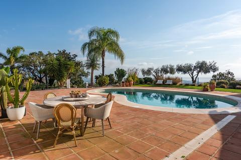 5 bedroom villa, La Mairena